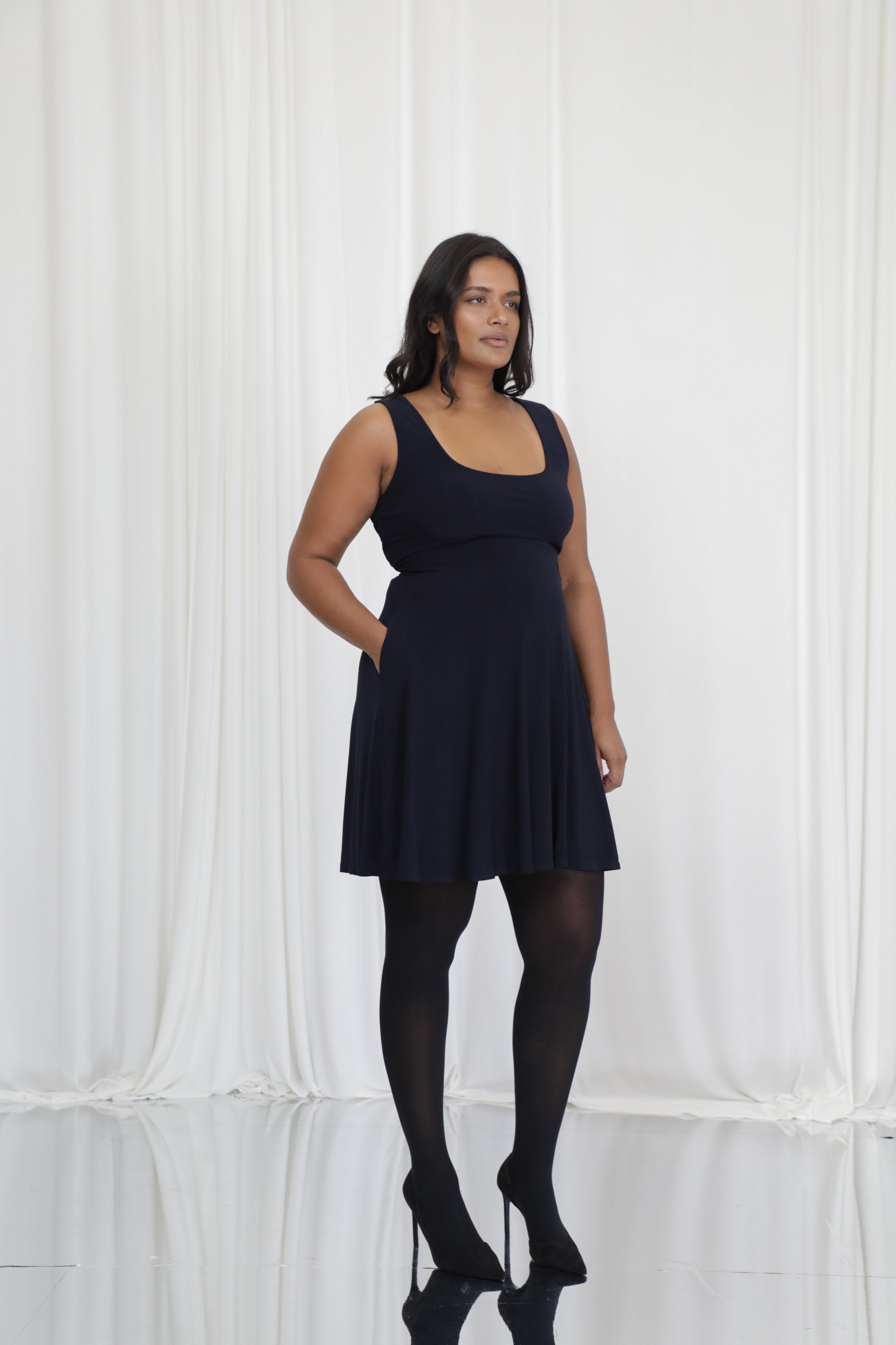 Sha – Wears a size XL. Usual size: UK 16 | US 12 | EU 44. Height: 5'9" (175 cm). Bust: 104 cm. Waist: 92 cm. Hips: 117 cm.