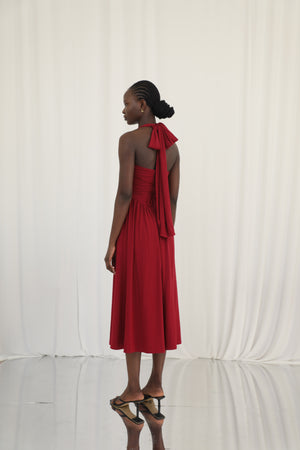 Jennifer – Wears a size XS. Usual size: UK 6–8 | US 2–4 | EU 34–36. Height: 5'9" (175 cm). Bust: 81 cm. Waist: 60 cm. Hips: 86 cm.