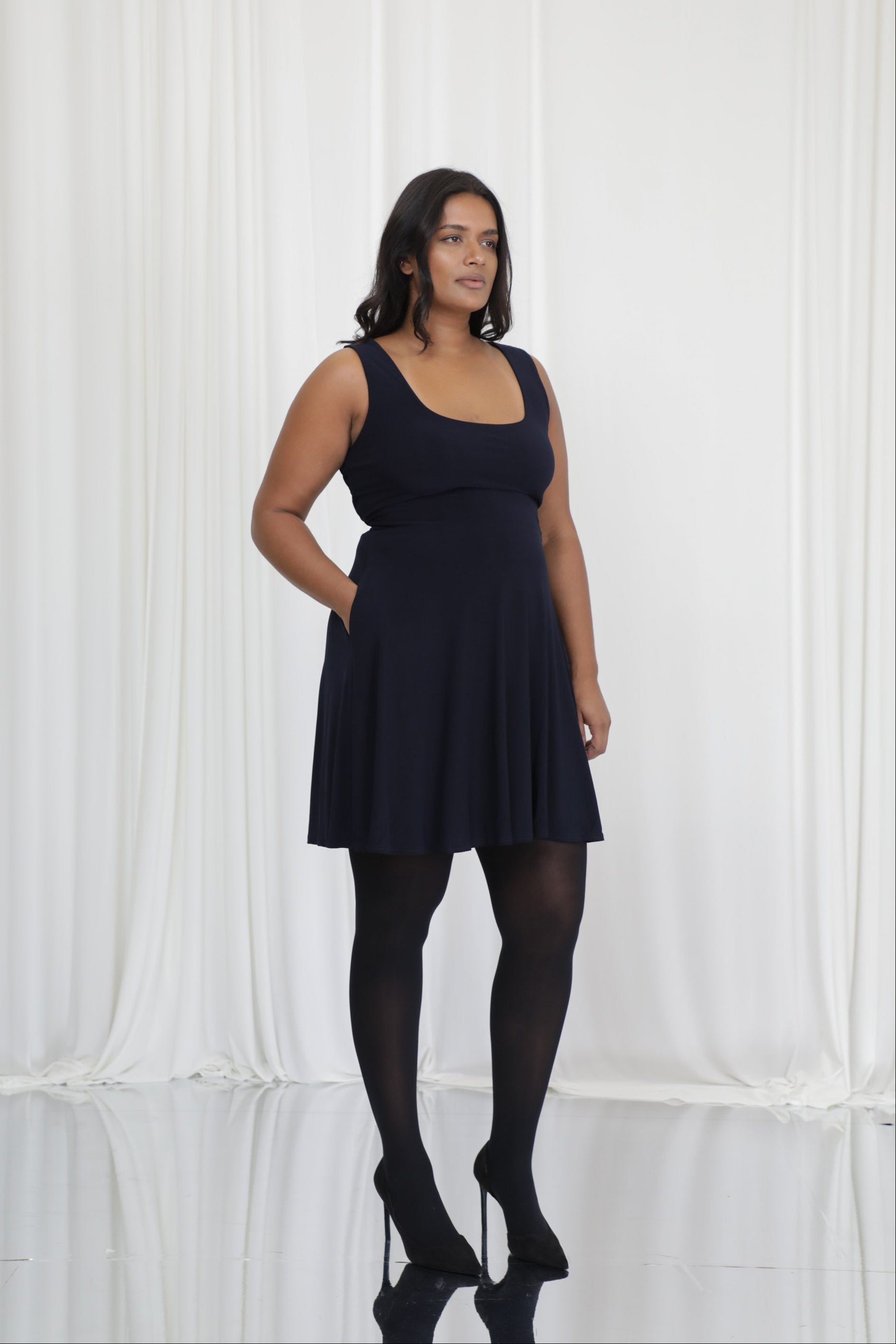Sha – Wears a size XL. Usual size: UK 16 | US 12 | EU 44. Height: 5'9" (175 cm). Bust: 104 cm. Waist: 92 cm. Hips: 117 cm.