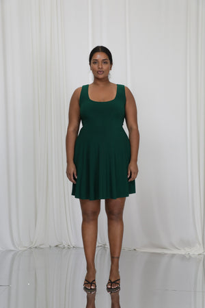 Sha – Wears a size XL. Usual size: UK 16 | US 12 | EU 44. Height: 5'9" (175 cm). Bust: 104 cm. Waist: 92 cm. Hips: 117 cm.
