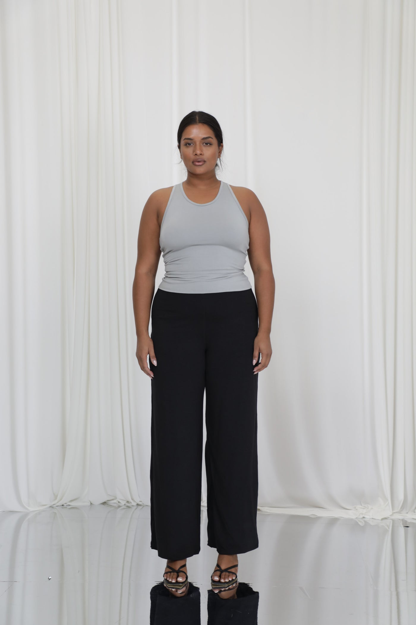 Sha – Wears a size XL. Usual size: UK 16 | US 12 | EU 44. Height: 5'9" (175 cm). Bust: 104 cm. Waist: 92 cm. Hips: 117 cm.