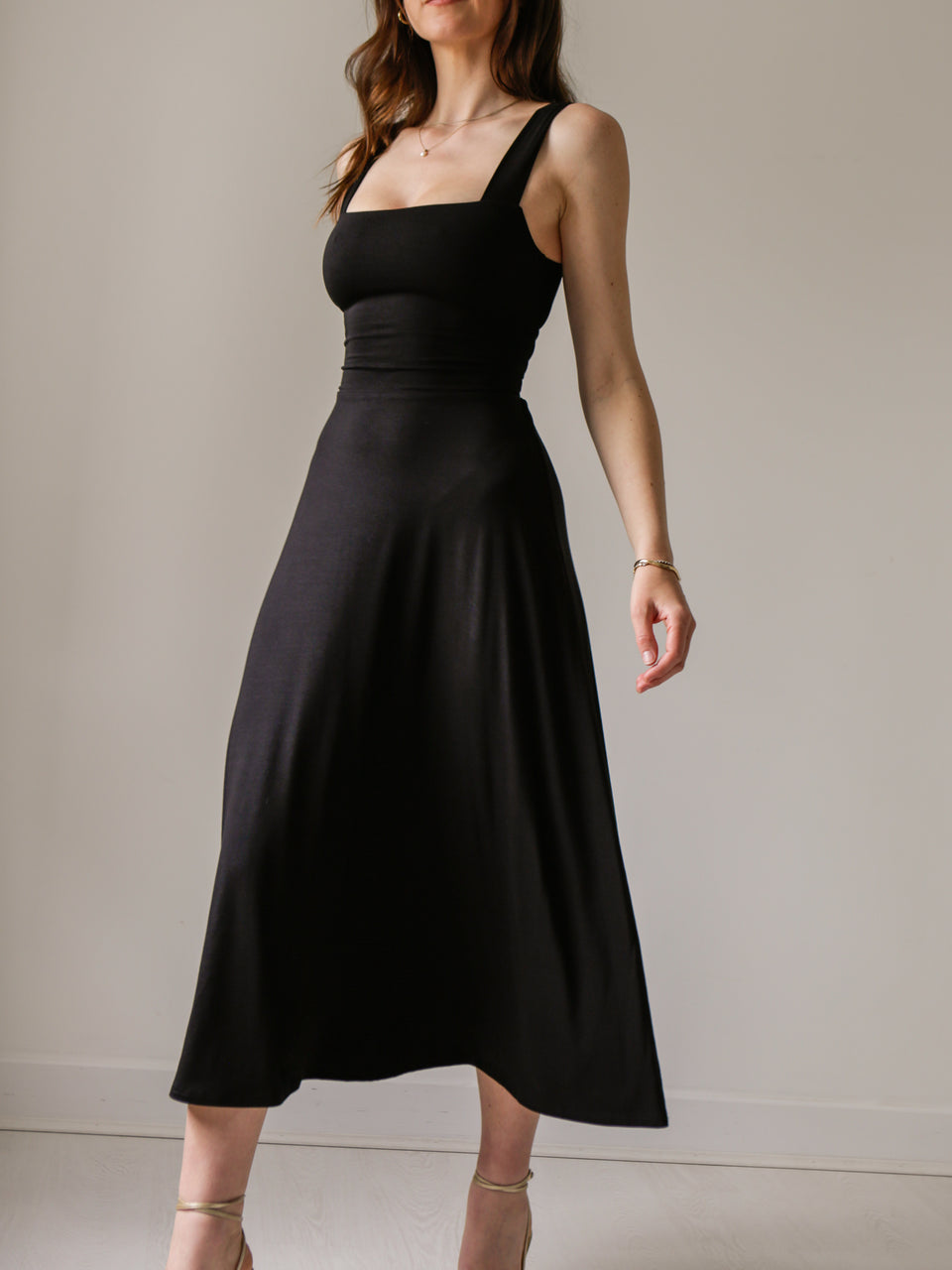 Midi Dresses | Black, White & Red Midi Dresses | AYM Studio