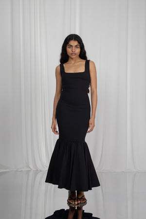 Vaishnavi – Wears a size XS. Usual size: UK 6–8 | US 2–4 | EU 34–36. Height: 5'5" (165 cm). Bust: 79 cm. Waist: 61.5 cm. Hips: 86 cm.