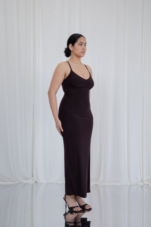 Inaara – Wears a size L. Usual size: UK 16 | US 12 | EU 44. Height: 5'9½" (176 cm). Bust: 102 cm. Waist: 82 cm. Hips: 116 cm.